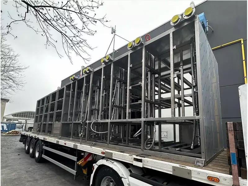 Carico telai Danieli Automation_1.webp